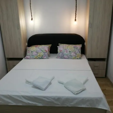 Apartamentul Lucmar *